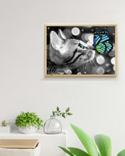 Diamond Painting - Bengaalse Kat En Vlinder - 30x40cm - Volledig Pakket - Ronde Steentjes - Mozaiek Pakket Volwassenen